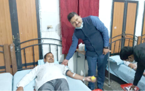 विवेकानंद जयंती पर युवाओं ने किया रक्तदान