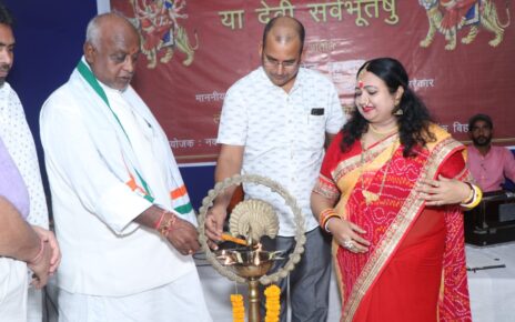 दुर्गा पूजा के अवसर पर हुआ "या देवी सर्वभूतेषु" कार्यक्रम, मंत्री ने कहा देश की सांस्कृतिक राजधानी है बिहार । दुर्गा पूजा के अवसर पर "या द...