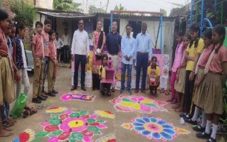 शहर के कल्याणपुर स्थित ज्ञानोदय पब्लिक स्कूल में दीपावली के शुभ अवसर पोस्टर, दीया, रंग- रंगोली और घरौंदा प्रतियोगिता आयोजित किया गया। जिसमे...