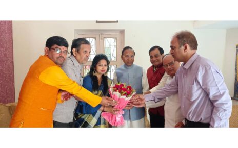 सामाजिक संगठन दीदीजी फाउंडेशन ने सिक्किम के राज्यपाल गंगा प्रसाद को डॉ. सच्चिदानंद सिन्हा स्मृति सम्मान से सम्मानित किया।दीदीजी फाउंडेशन ट...