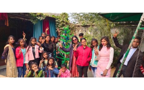 सामाजिक संस्था दीदी जी फाउंडेशन ने क्रिसमस का त्योहार बच्चों के बीच केक काटकर मनाया। दीदी जी फाउंडेशन की संस्थापक डॉ. नम्रता आनंद ने ...
