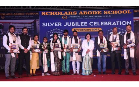 पटना के स्कॉलर्स अबोड स्कूल का 26वां वार्षिकोत्सव श्री कृष्ण मेमोरियल हॉल में मनाया गया। विद्यालय के सफलतापूर्वक पूरे किए गए पचीस वर्षों क...