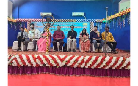 जहानाबाद जिला प्रशासन द्वारा कवि गोष्ठी आयोजन किया गया। इस गोष्ठी में अरविन्द अकेला   सहित कई कवियों ने अपनी अपनी रचनाओं का पाठ किया। बानगी क...