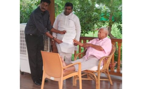 हाल ही राजद में शामिल हुए तामिलनाडु के पूर्व डीजीपी करुणासागर को आज राजद का राष्ट्रीय प्रवक्ता मनोनित किया गया है। यह मनोनयन राजद के राष्...