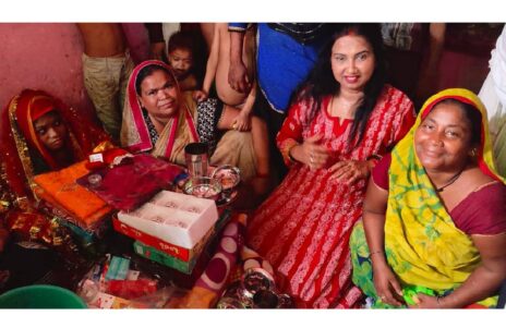 पटना के सामाजिक संगठन दीदी जी फाउंडेशन की ओर से संगठन की संस्थापिका डा.नम्रता आनंद ने एक जरूरतमंद परिवार को बेटी रूख्साना परवीन की शादी में...