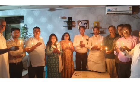 पहलगाम आतंकी हमला में मारे गए 26 निर्दोष लोगों को श्रद्धा सुमन अर्पित करते हुए ग्लोबल कायस्थ कांफ्रेंस (जीकेसी) की बिहार इकाई ने एक श्र...